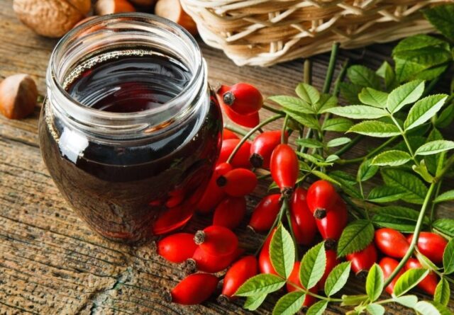 Сироп шиповника: полезные свойства и противопоказания, инструкция по применению